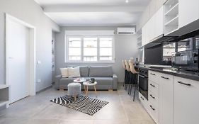 Minimalist Design Apartament In Magheru