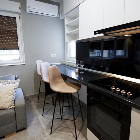 Minimalist Design Apartament In Magheru Bucarest Exterior foto