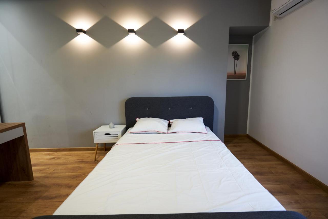 Minimalist Design Apartament In Magheru Bucarest Exterior foto