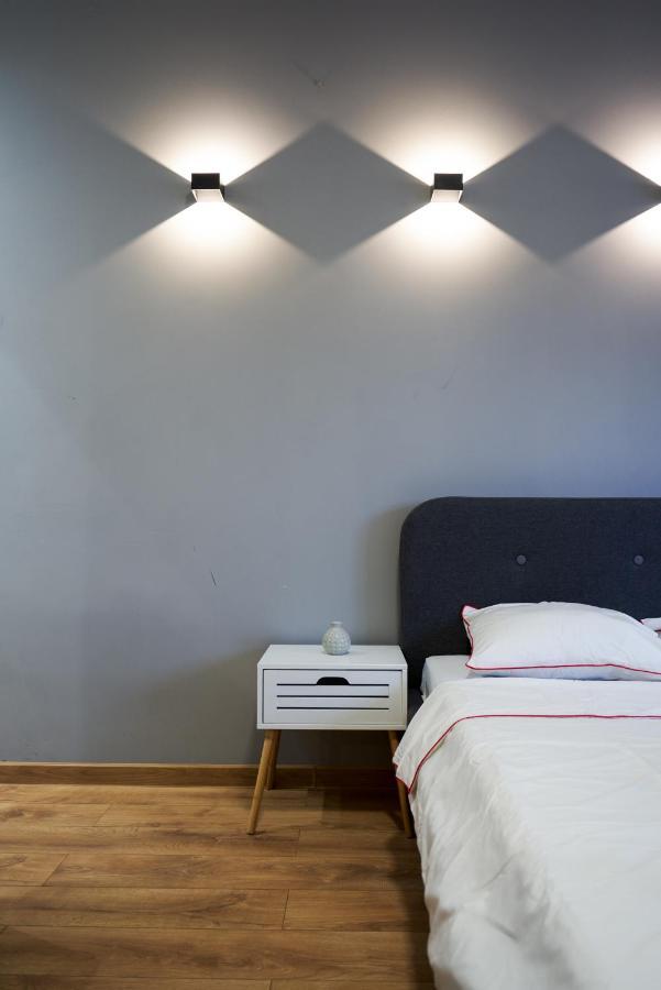 Minimalist Design Apartament In Magheru Bucarest Exterior foto